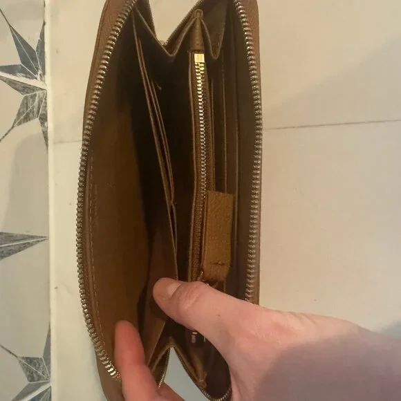 Quince Italian Pebbled Leather Continental Wallet (Camel) - Picture 5 of 8